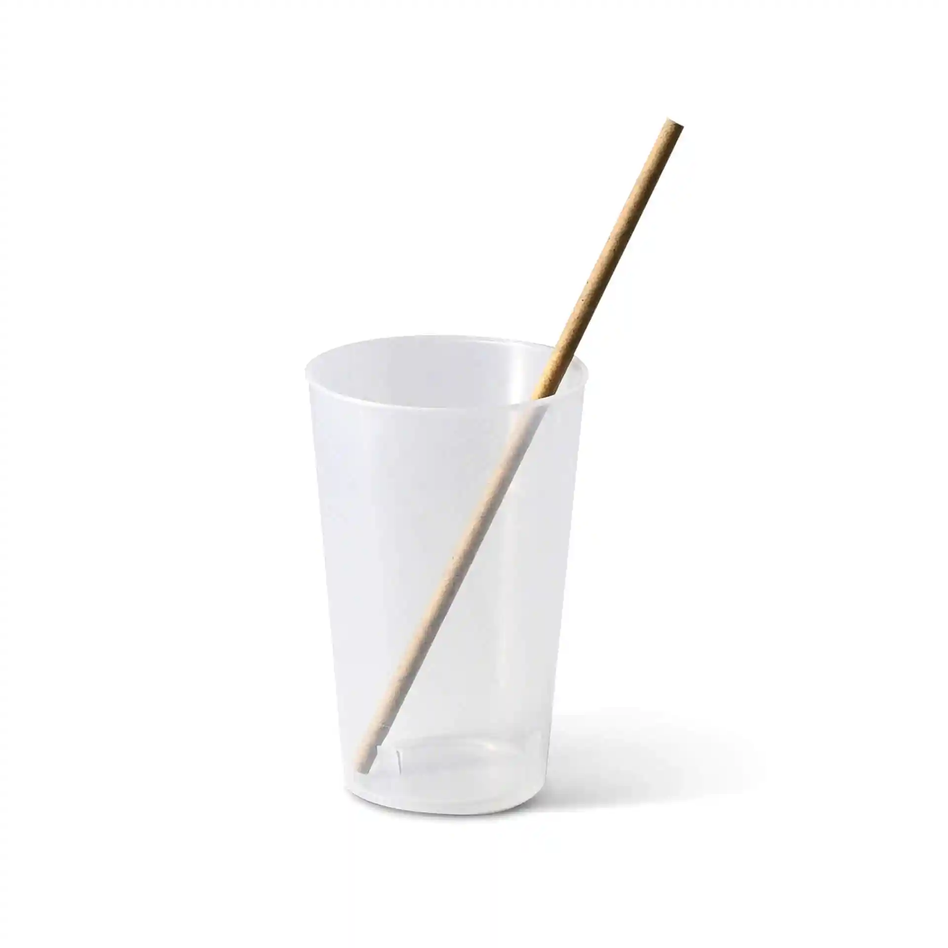 Transparent reusable cup with a diameter of 77 mm and a paper straw inserted inside.