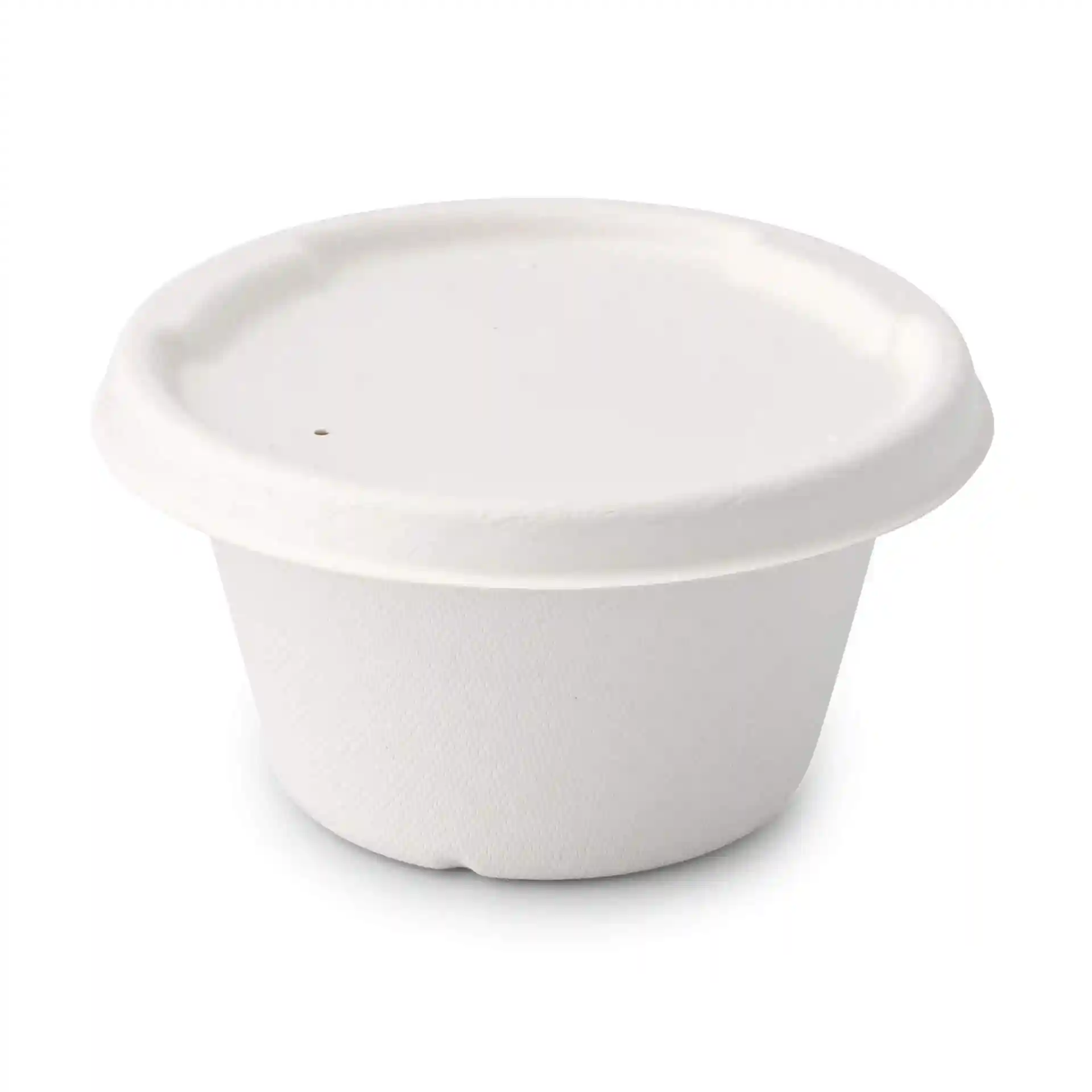 White sugarcane soup cup with a diameter of 135 mm and a height of 76 mm, featuring a flat lid.