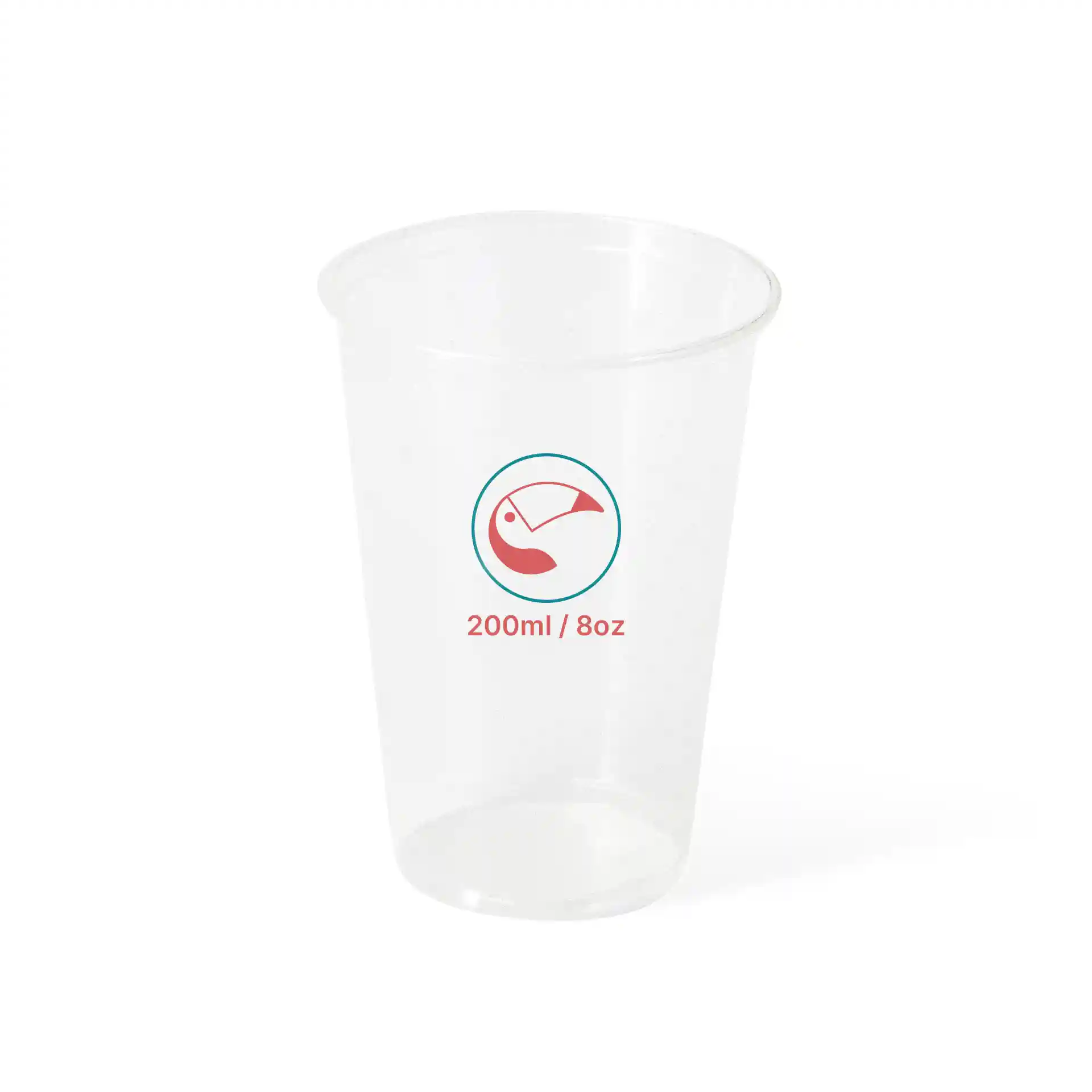 Klarer Plastikbecher mit einem Fassungsvermögen von 200 ml, mit grafischem Design und Maßmarkierungen.