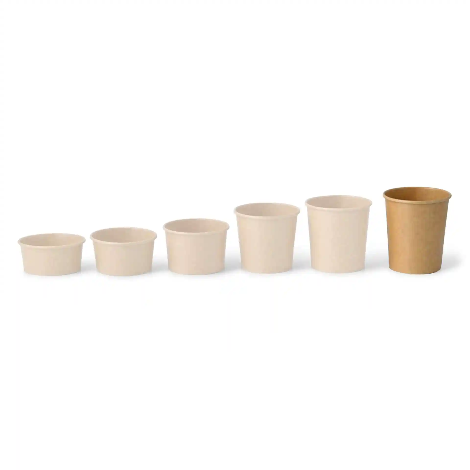 Set aus sechs Pappbechern in verschiedenen Größen, der größte Becher in Braun und die anderen in einem helleren Farbton.