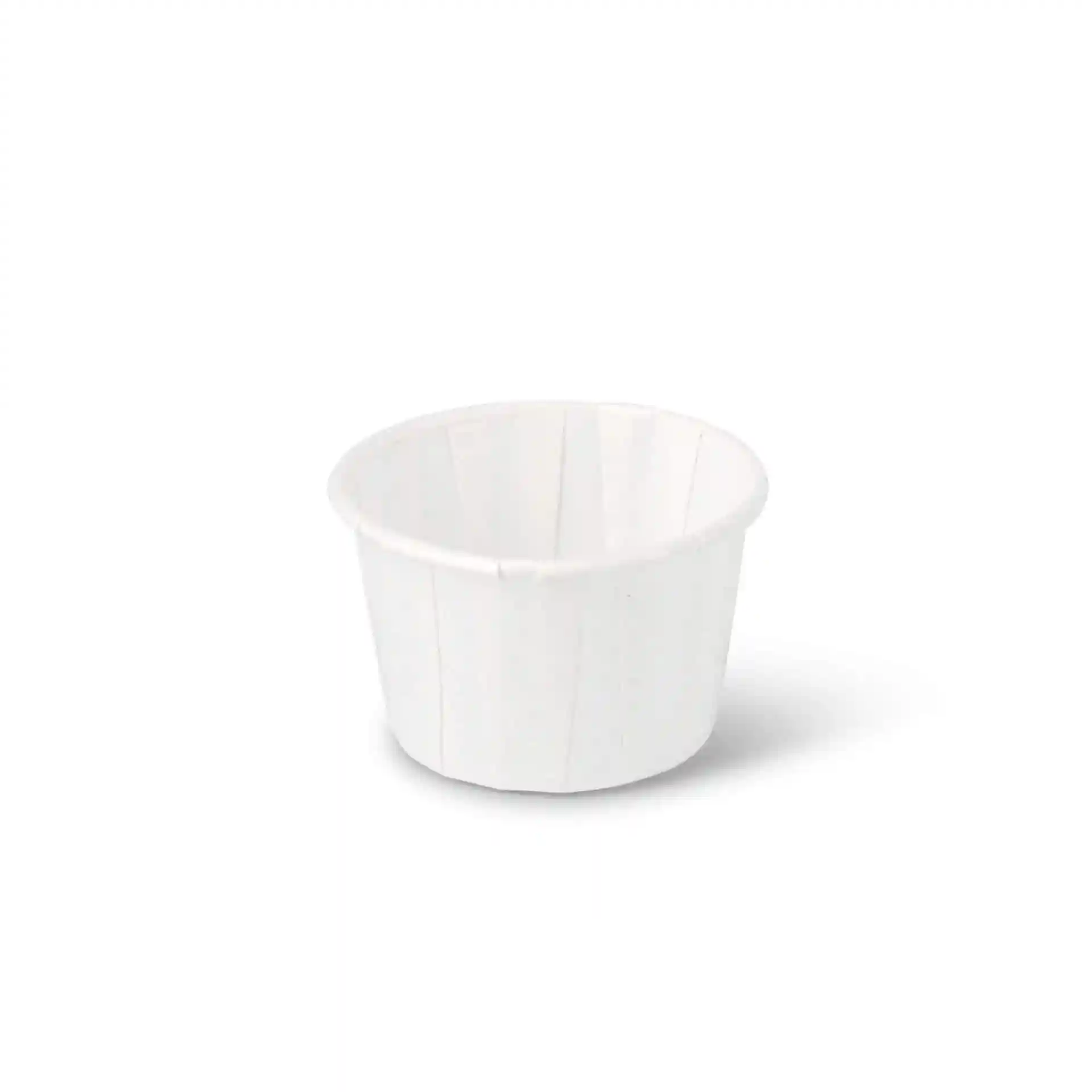 Weißer Becher mit einer Höhe von 30 mm und einem oberen Durchmesser von 52 mm, fasst 45 ml.