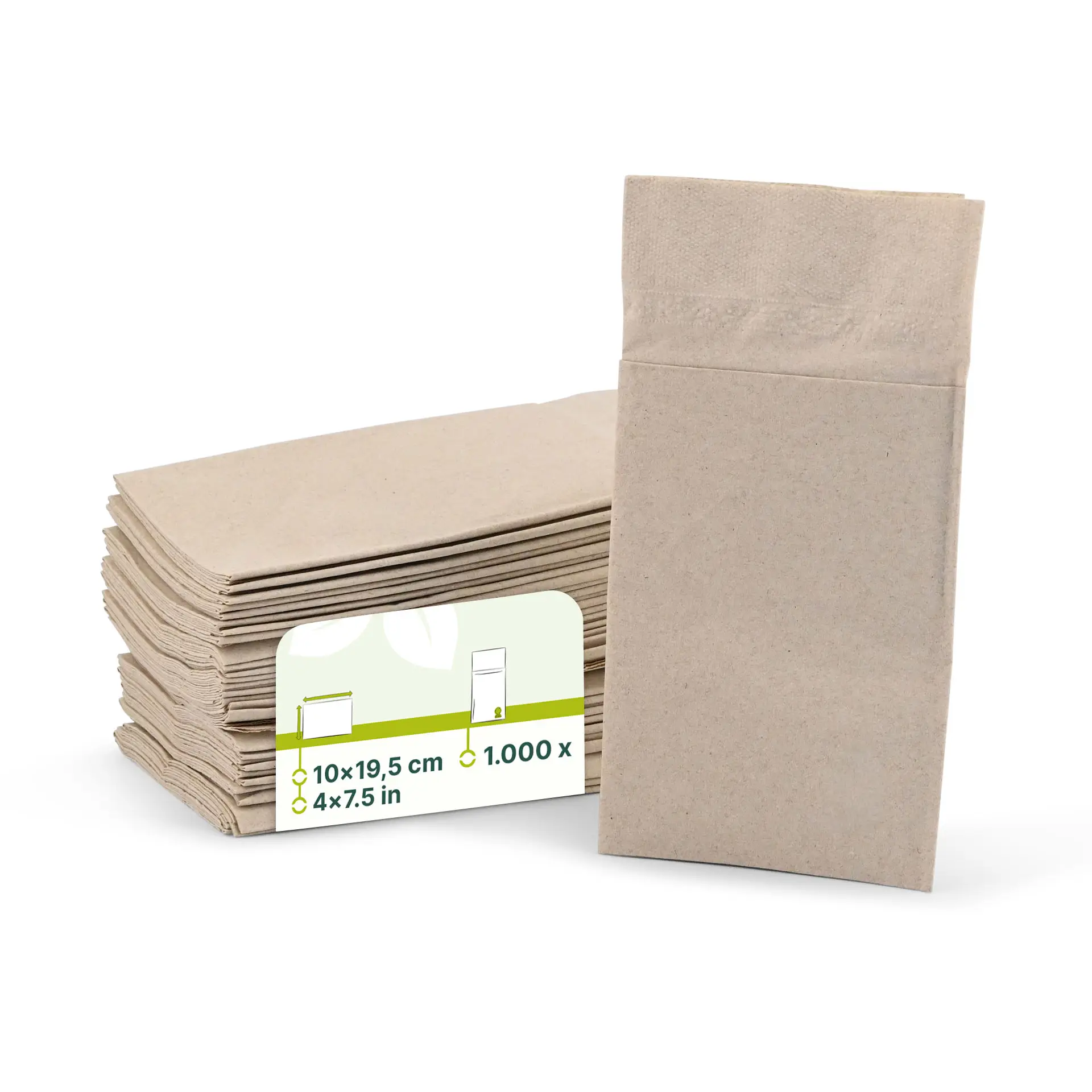 Stapel aus ungebleichten 2-lagigen Recycling-Papierbestecktaschen, eine Tasche aufrecht mit einem Etikett, das die Maße zeigt.