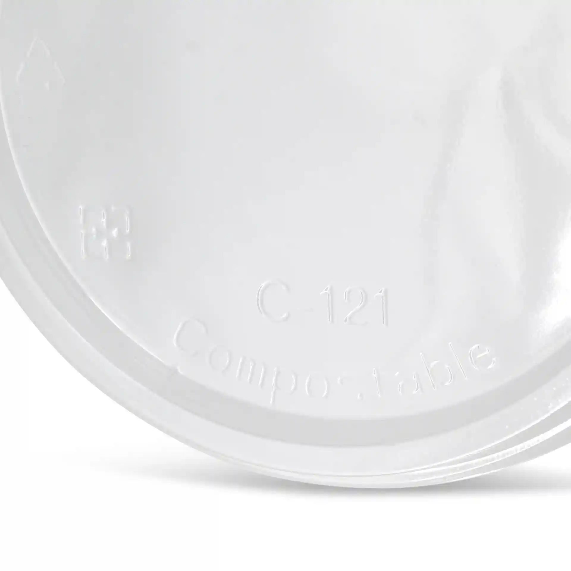 Transparenter runder Deckel für Becher, Durchmesser 121 mm, mit geprägten Markierungen wie 'C-121'.