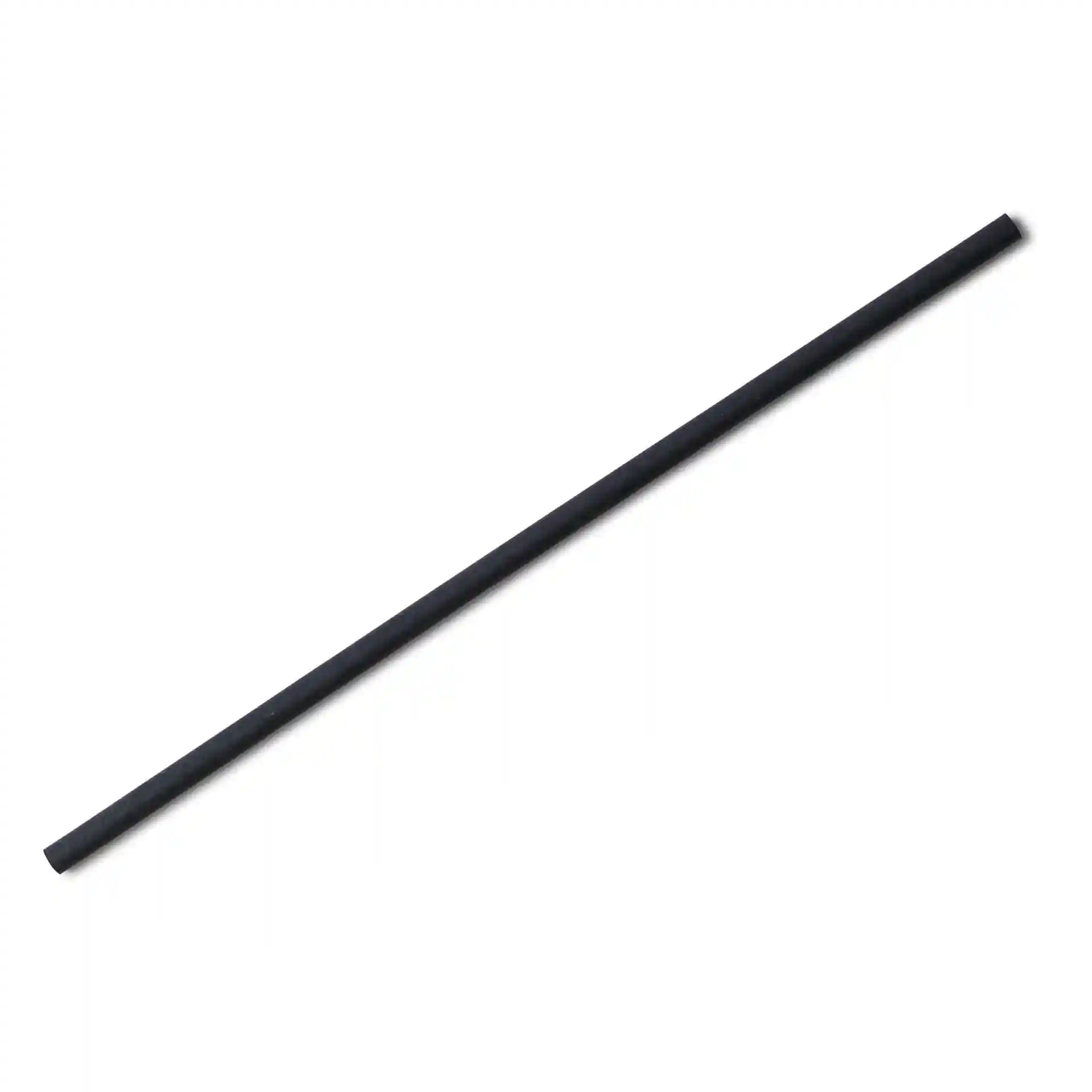 Schwarzer Papierstrohhalm, 20 cm lang und 0,5 cm im Durchmesser, auf einem einfarbigen Hintergrund.