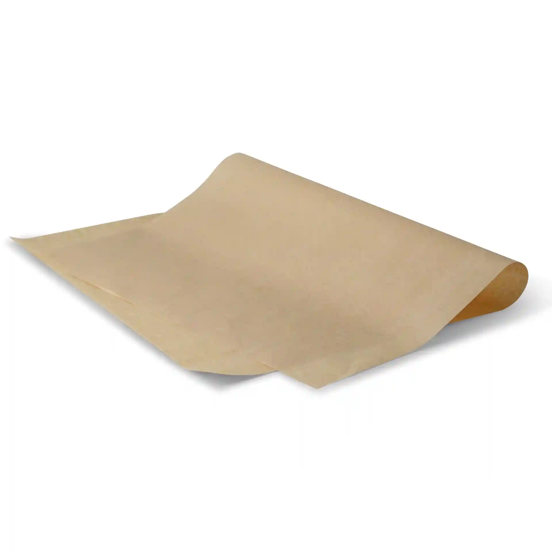 Braunes Kraftpapierblatt, 58 x 38 cm, flach ausgelegt mit leichtem Aufrollen an einer Kante.