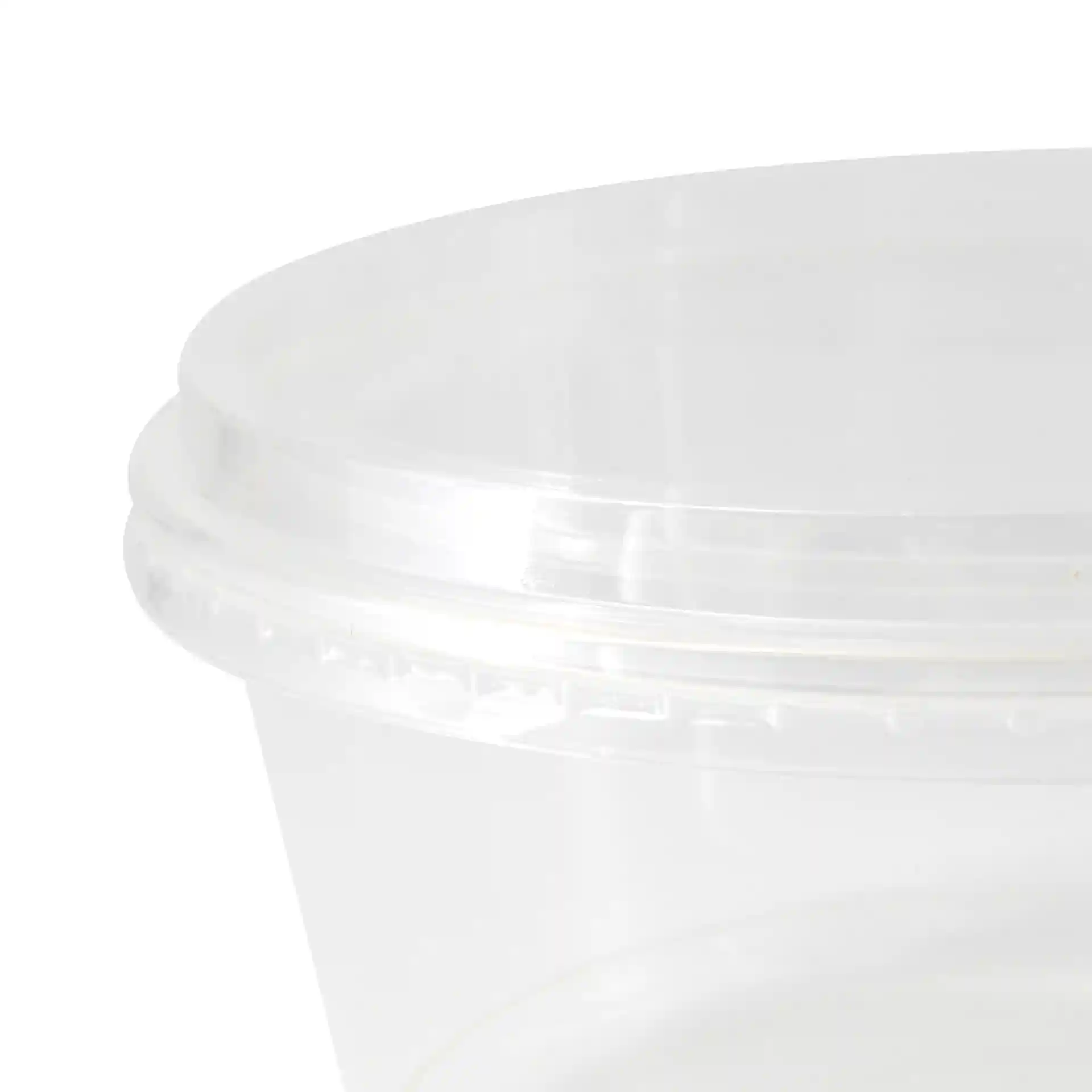 Transparenter runder Deckel für Becher, mit einem Durchmesser von 112 mm und einer Höhe von 16 mm.