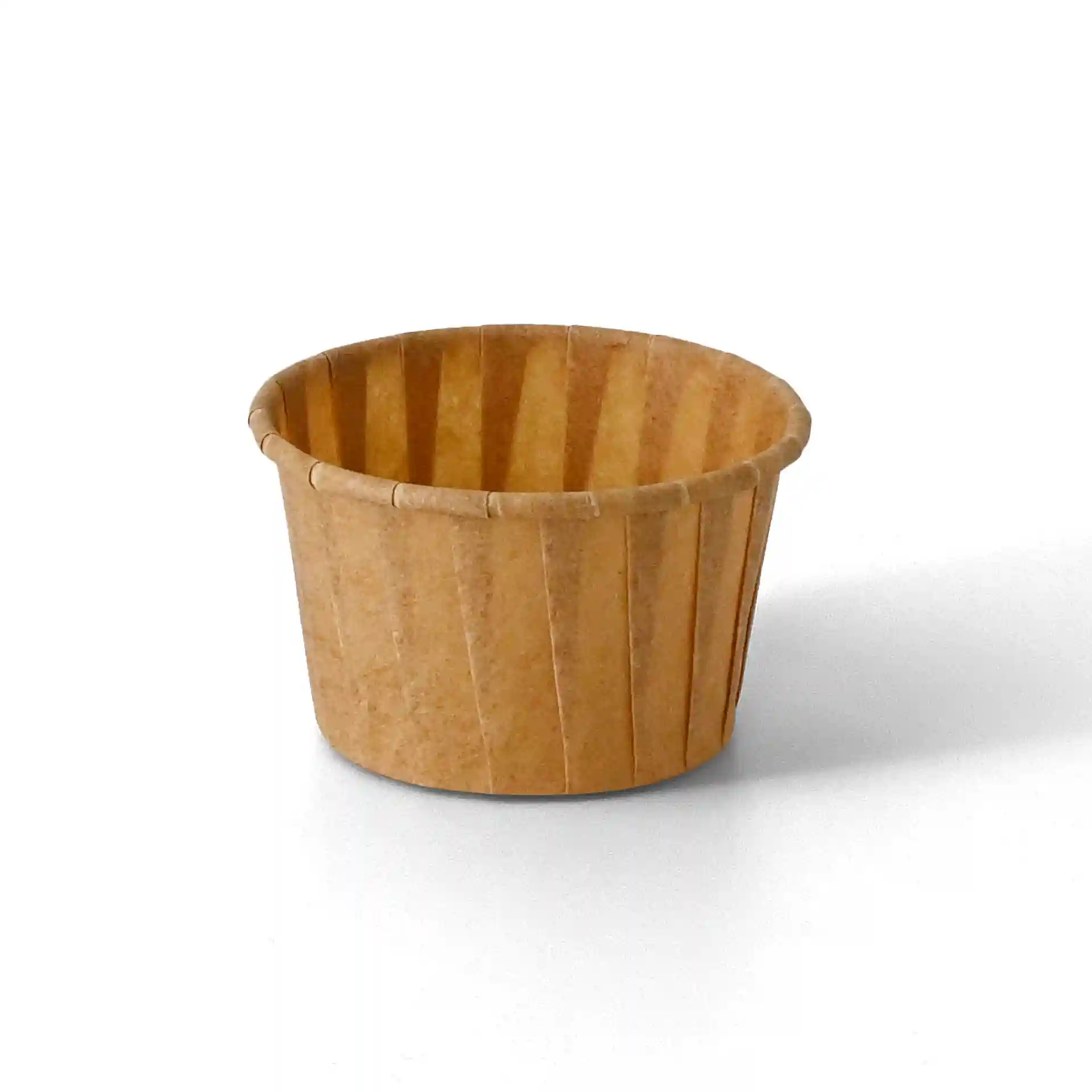 Brauner Becher mit einer Höhe von 30 mm und einem oberen Durchmesser von 52 mm, fasst 45 ml.