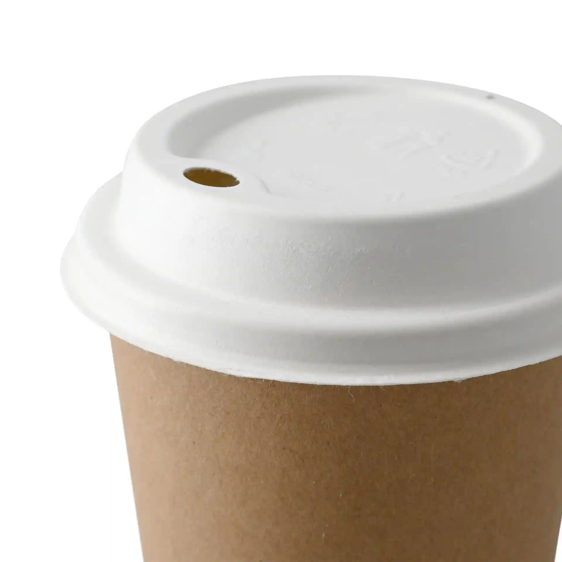 White sugarcane lid for paper cups with a diameter of 90 mm and a height of 22 mm.