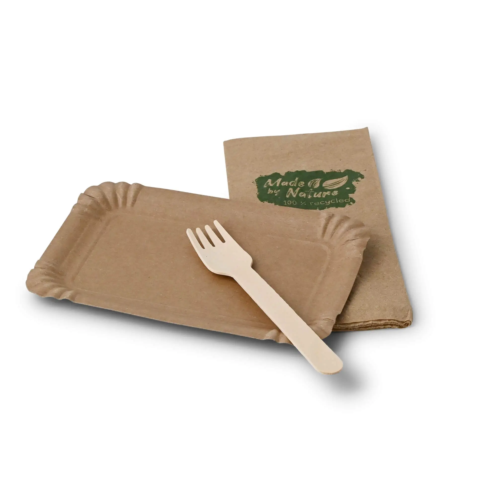 Braune rechteckige Pappeplatte mit einer kleinen Holzgabel und einer Serviette.