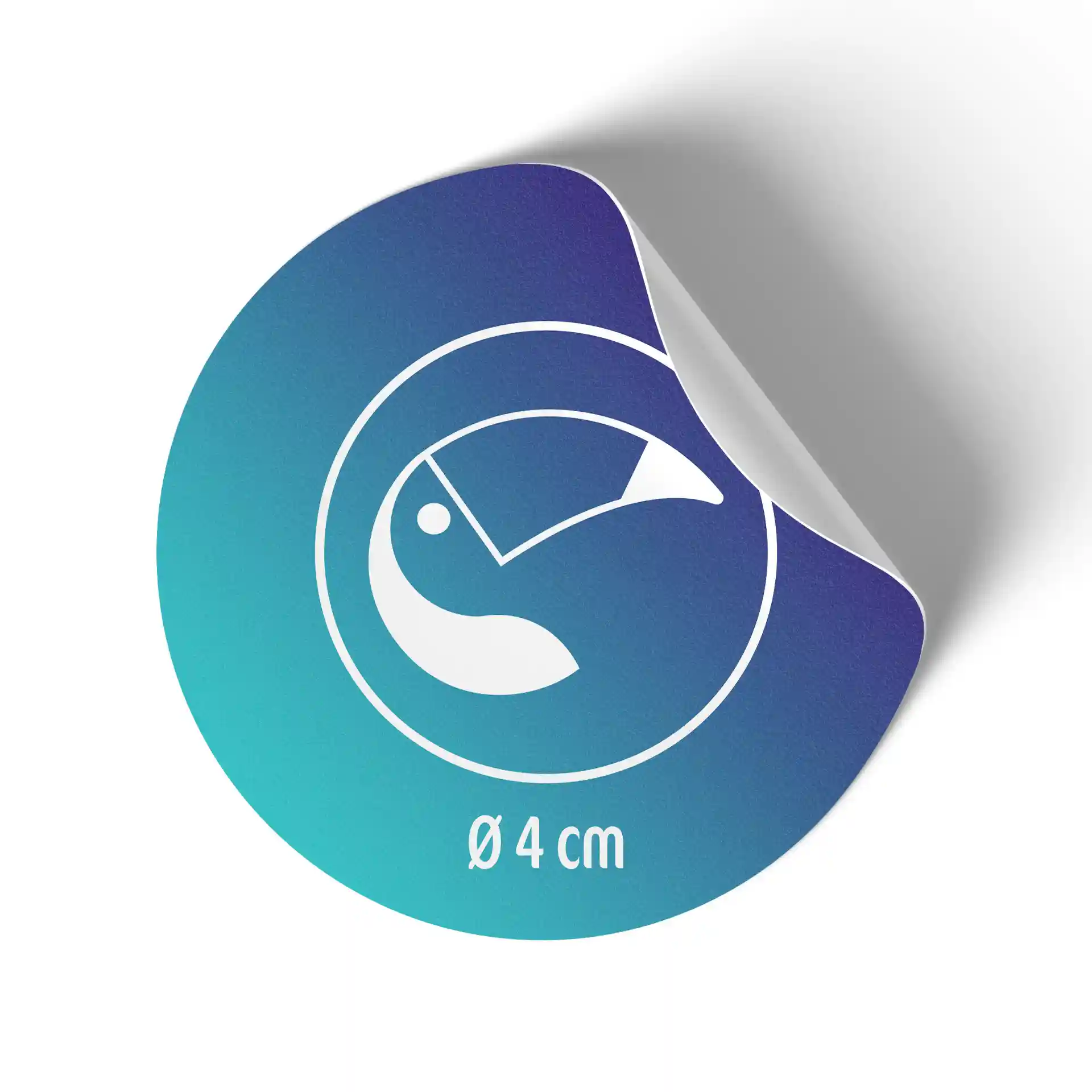 Round label with a white matte finish, featuring a design and measuring 4 cm in diameter.