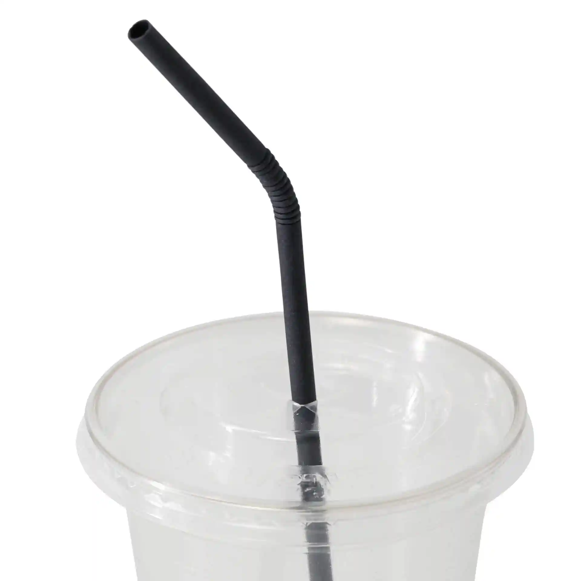 Schwarzer flexibler Papierstrohhalm, 22 cm lang und 0,5 cm im Durchmesser, in einem klaren Becher.