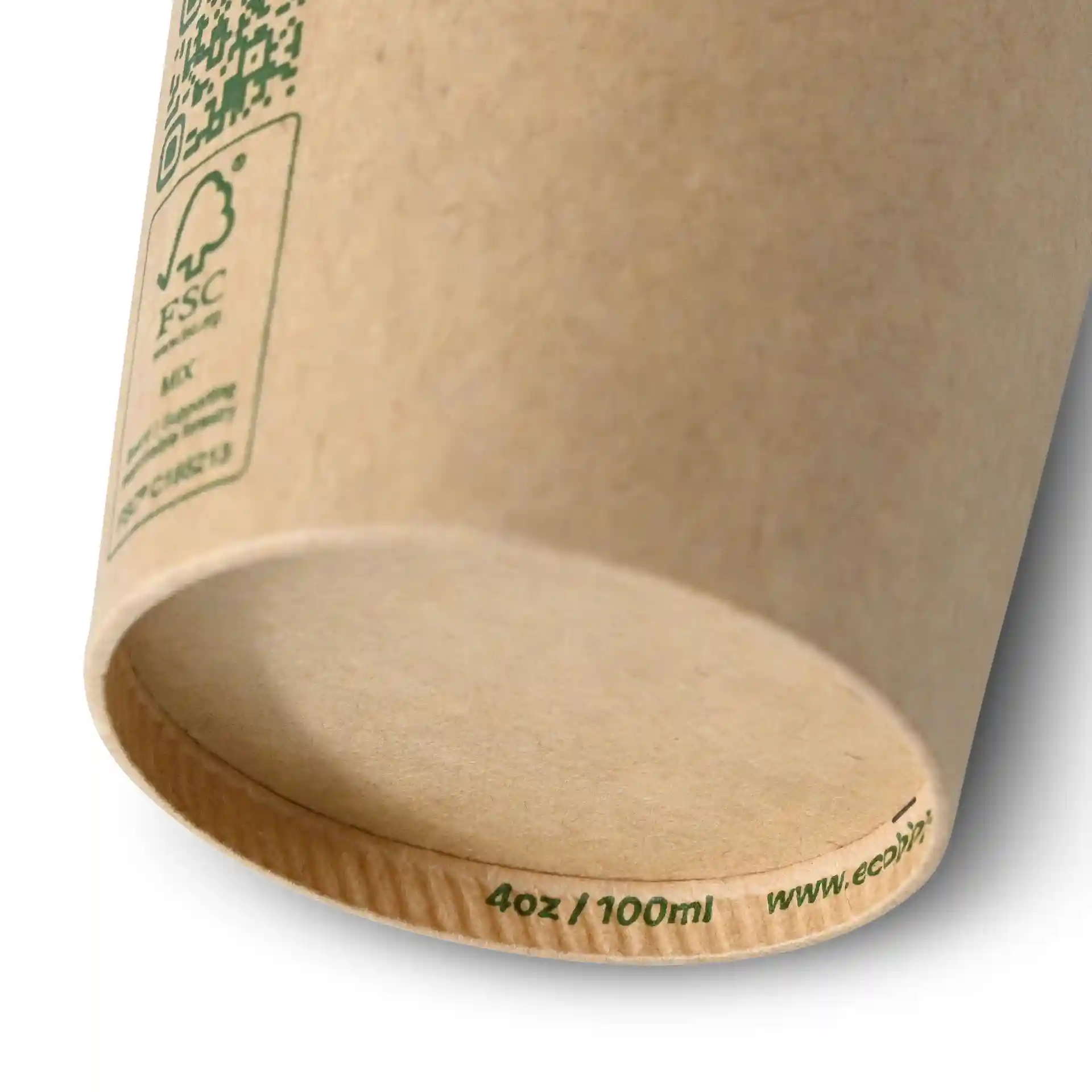 Brauner Becher mit einem Durchmesser von 62 mm, zeigt den Boden mit einer Volumenmarkierung von 4 oz / 100 ml.