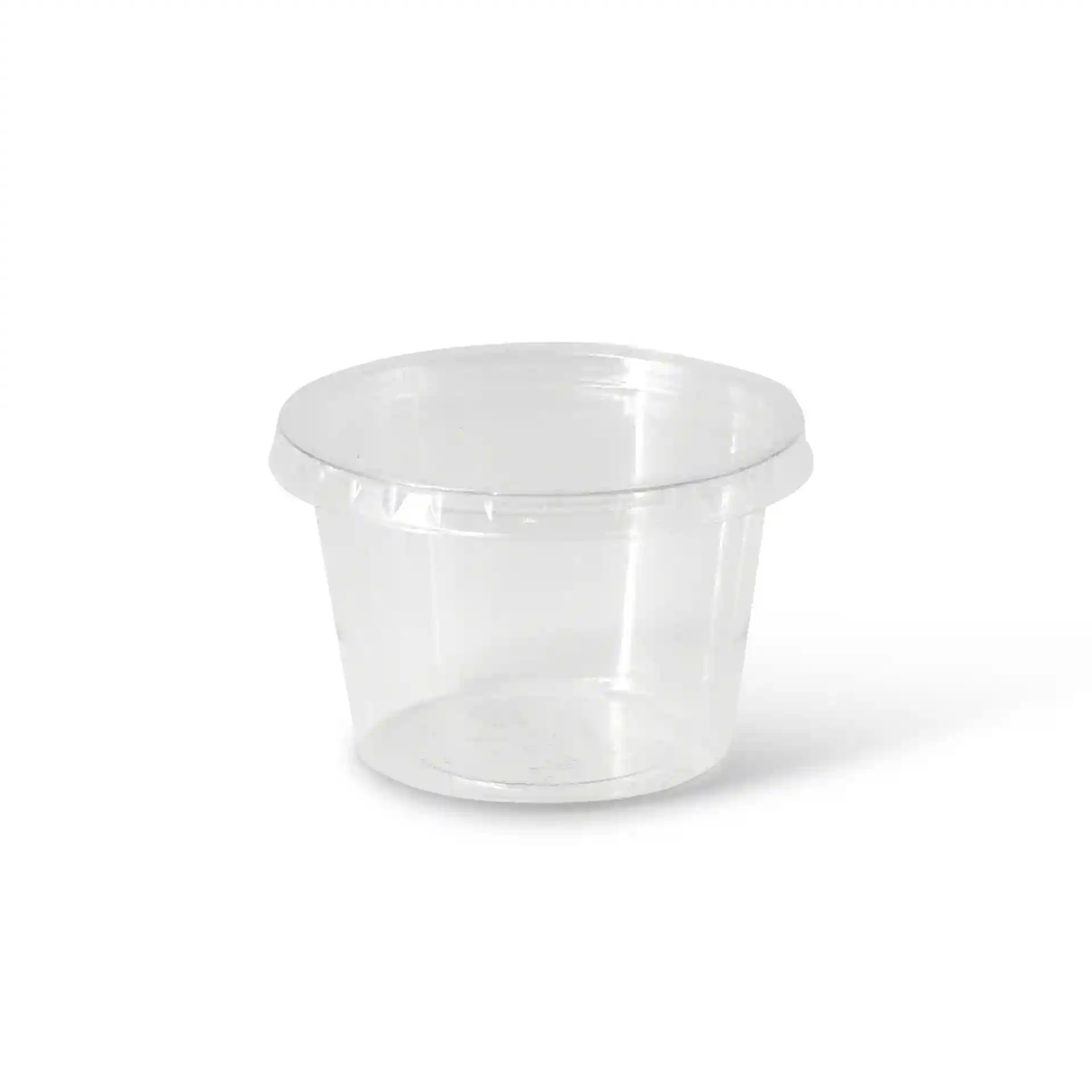 Transparenter runder Becher mit einem Durchmesser von 70 mm und einem leicht breiteren Boden, aus PLA-Material.