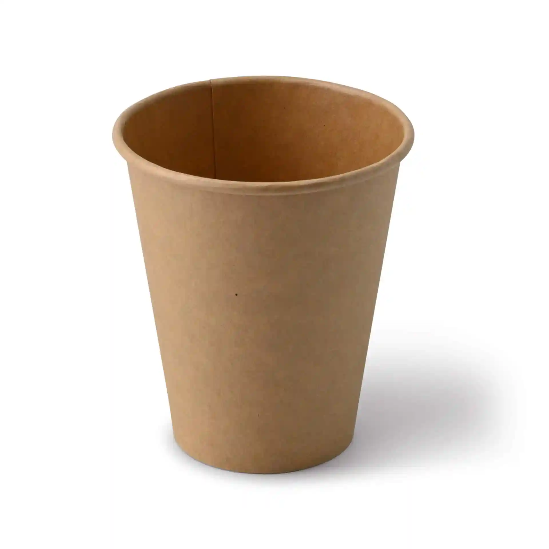 Brauner Pappbecher mit runder Form, 10 oz Fassungsvermögen, aus Karton, schräg gezeigt.