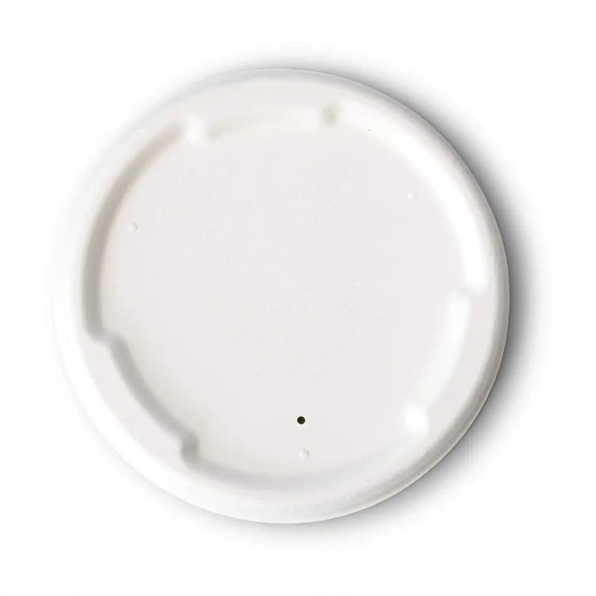 Weißer runder Zuckerrübendeckel mit einem Durchmesser von 135 mm und einer Höhe von 12 mm, mit glatter Oberfläche.