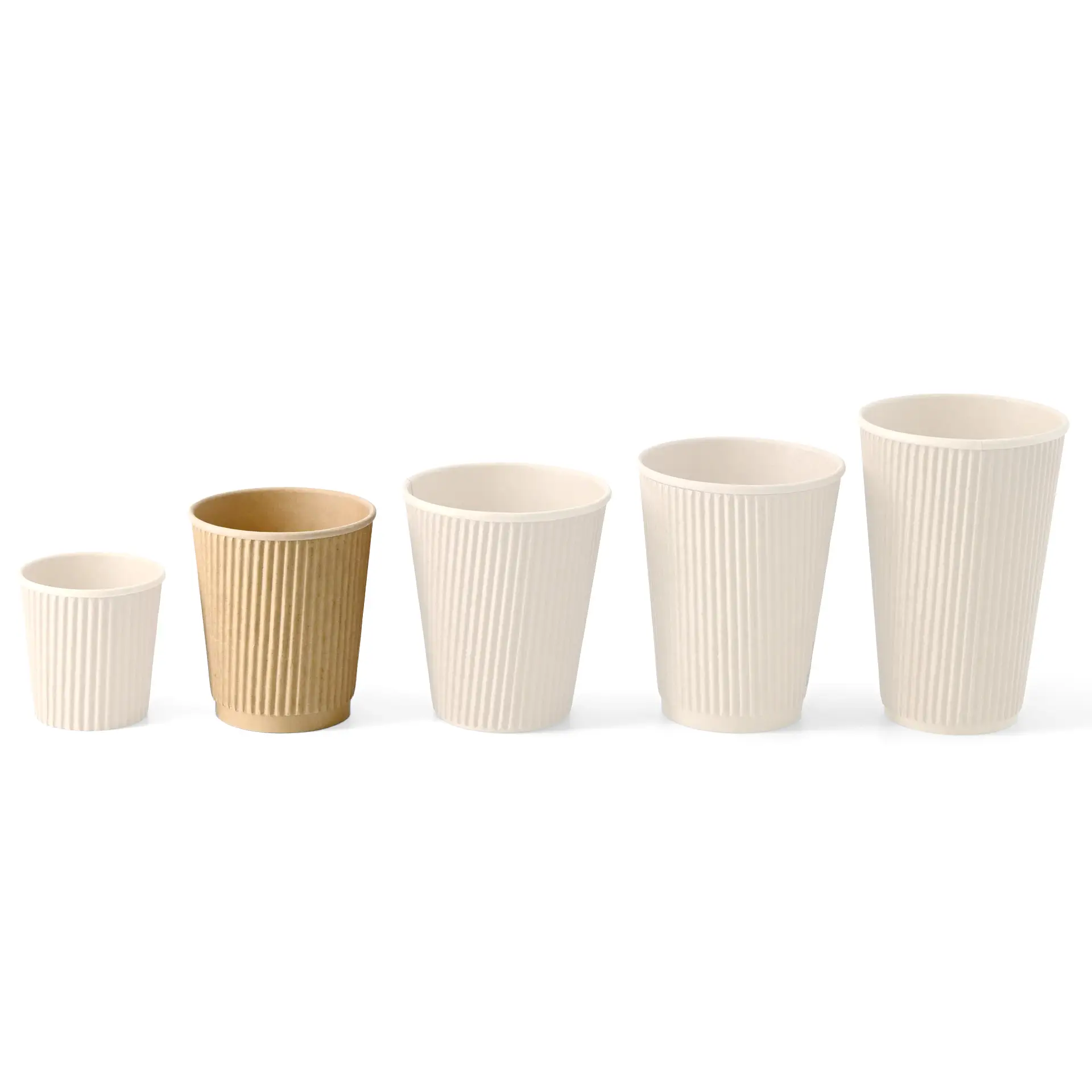 Set aus fünf isolierten Bechern mit gerippter Optik in verschiedenen Größen, darunter ein brauner Becher und vier weiße Becher.