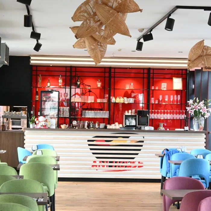 AniHouse_Theke