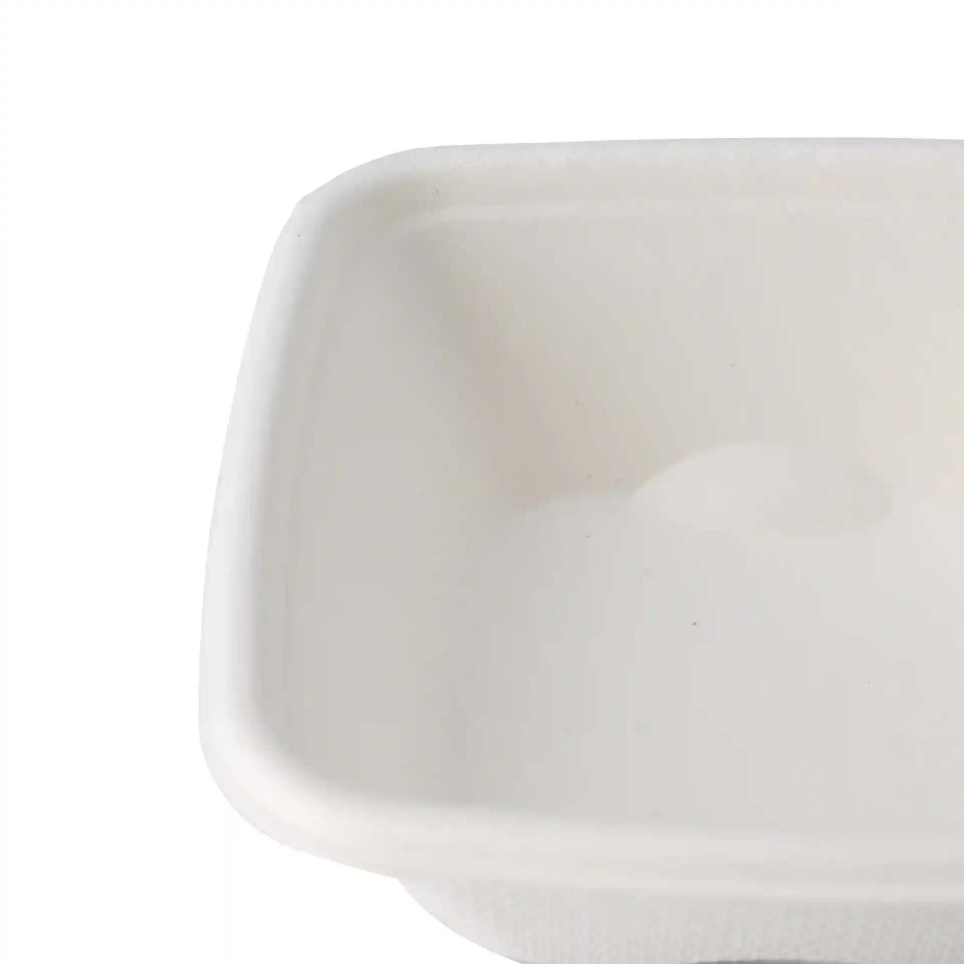 Weiße quadratische Bagasse-Portionsbecher, 70 ml, 81 x 81 x 27 mm, mit glatter Innenfläche.
