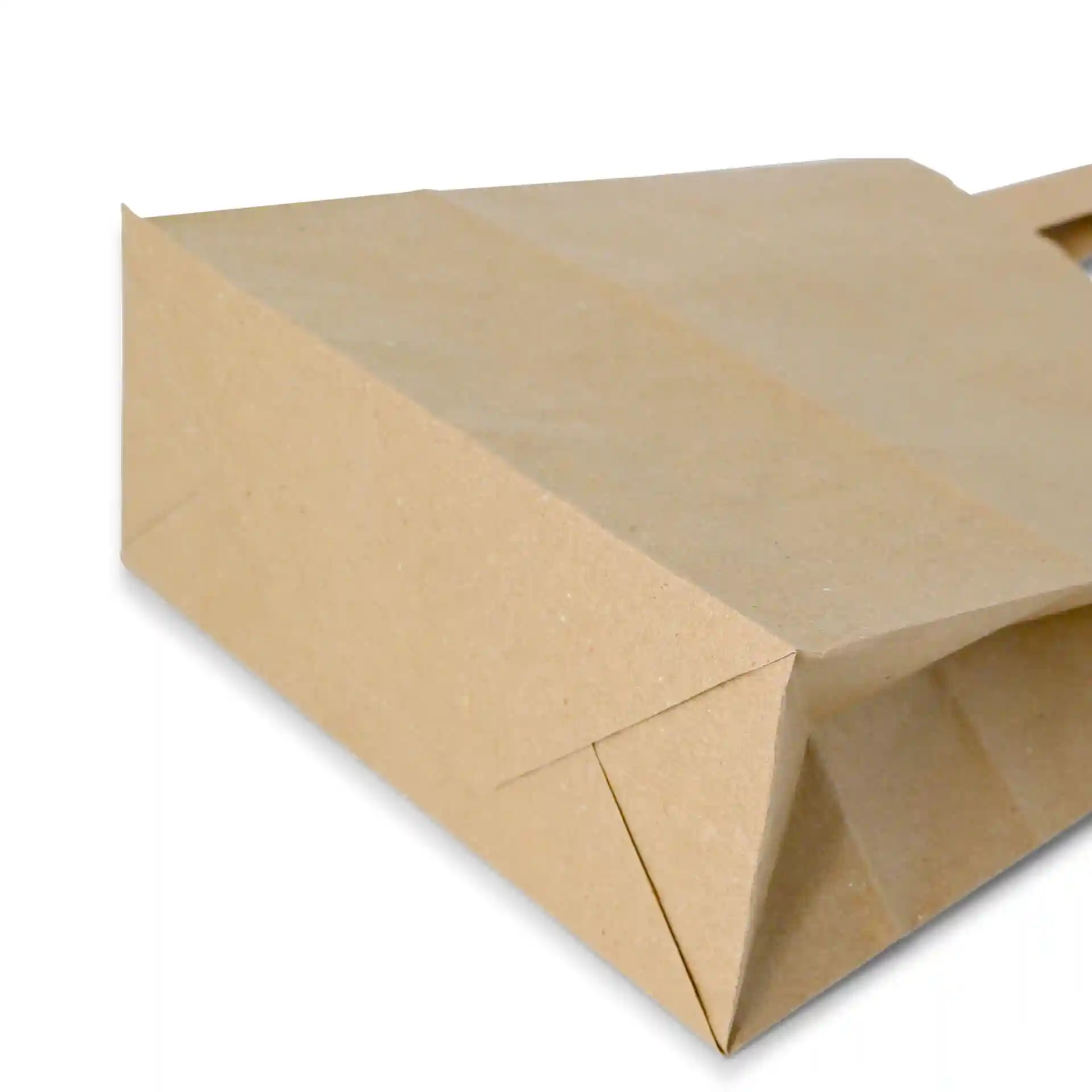 Braune Recycling-Papiertüte mit flachem Boden und gefalteten Kanten, 18 x 8 x 22 cm groß.
