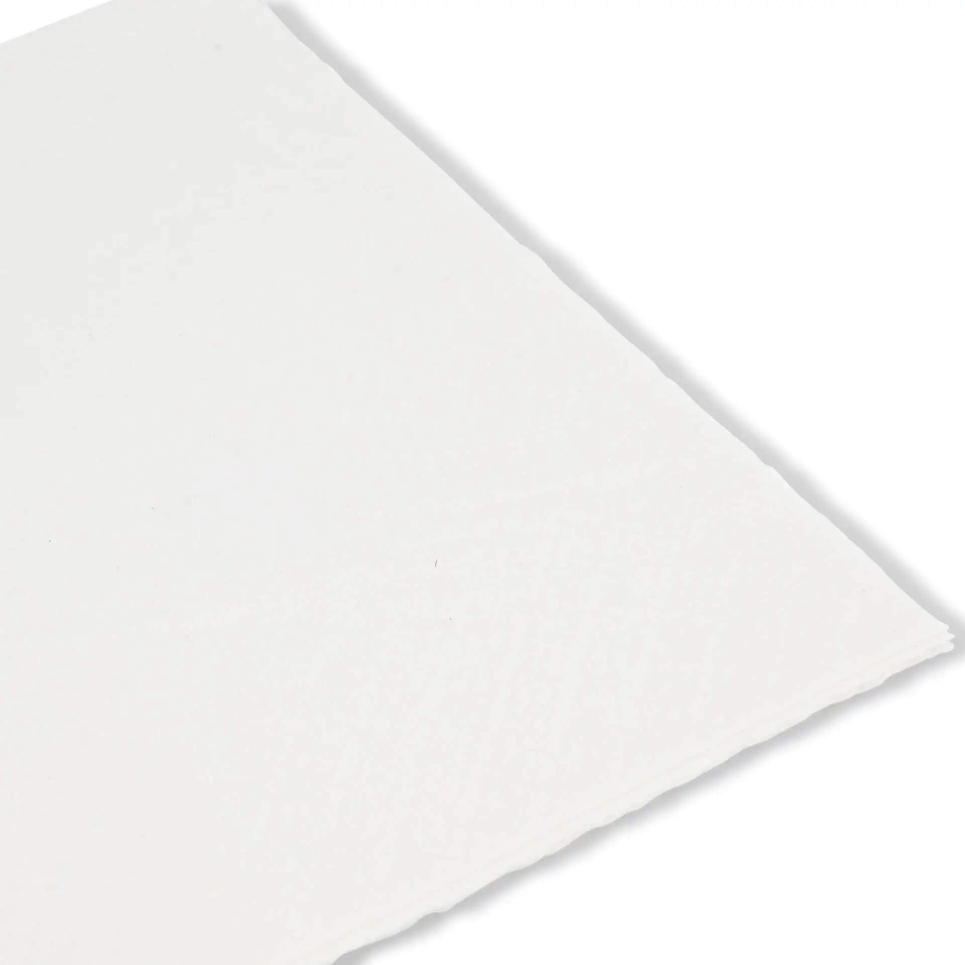 Weiße 2-lagige Recycling-Papierserviette mit schwarzem Recycling-Symbol und Text in der Ecke.