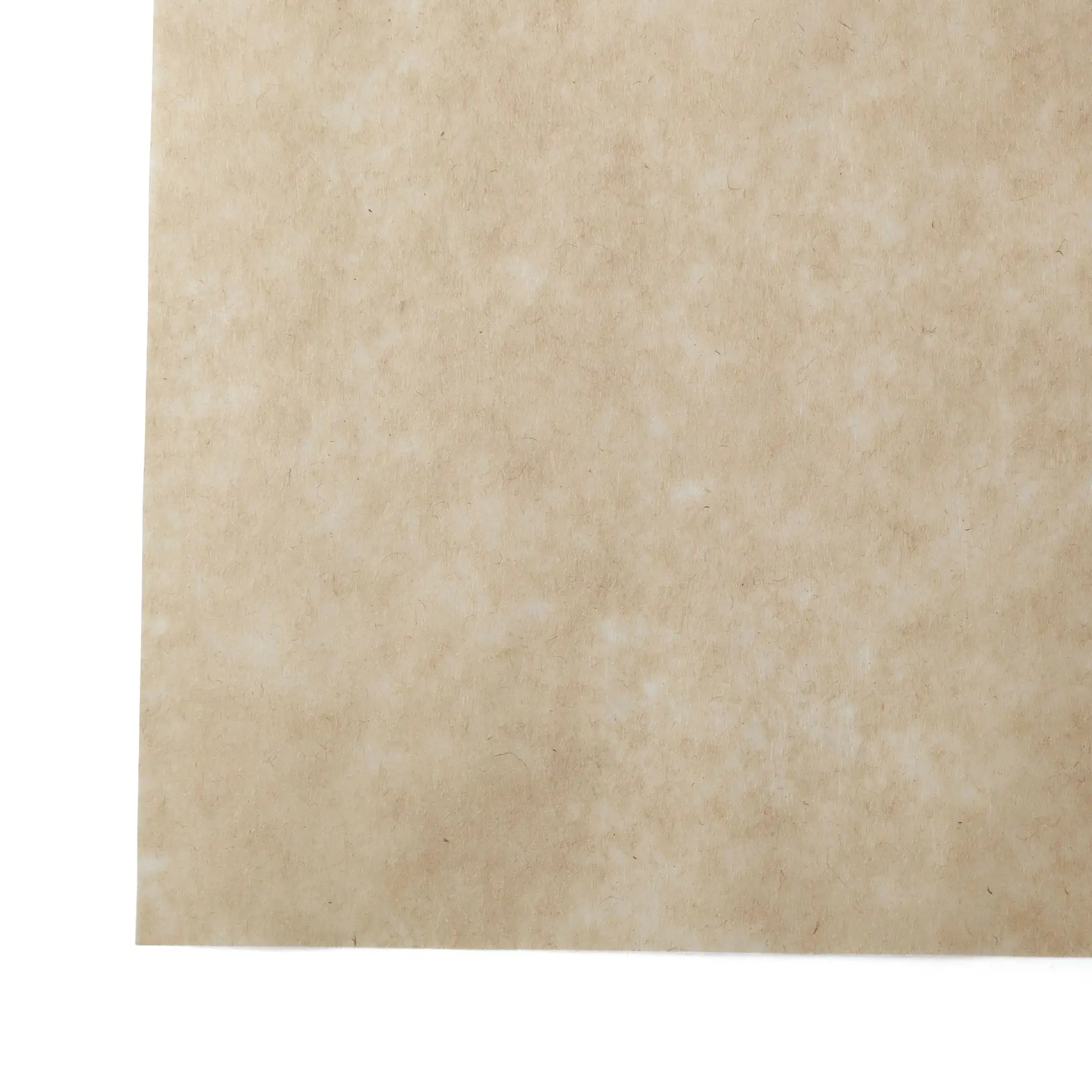 Braunes, fettdichtes Geschenkpapier, vorgefertigte Größe 37,5 x 50 cm, geeignet für warme und kalte Speisen.