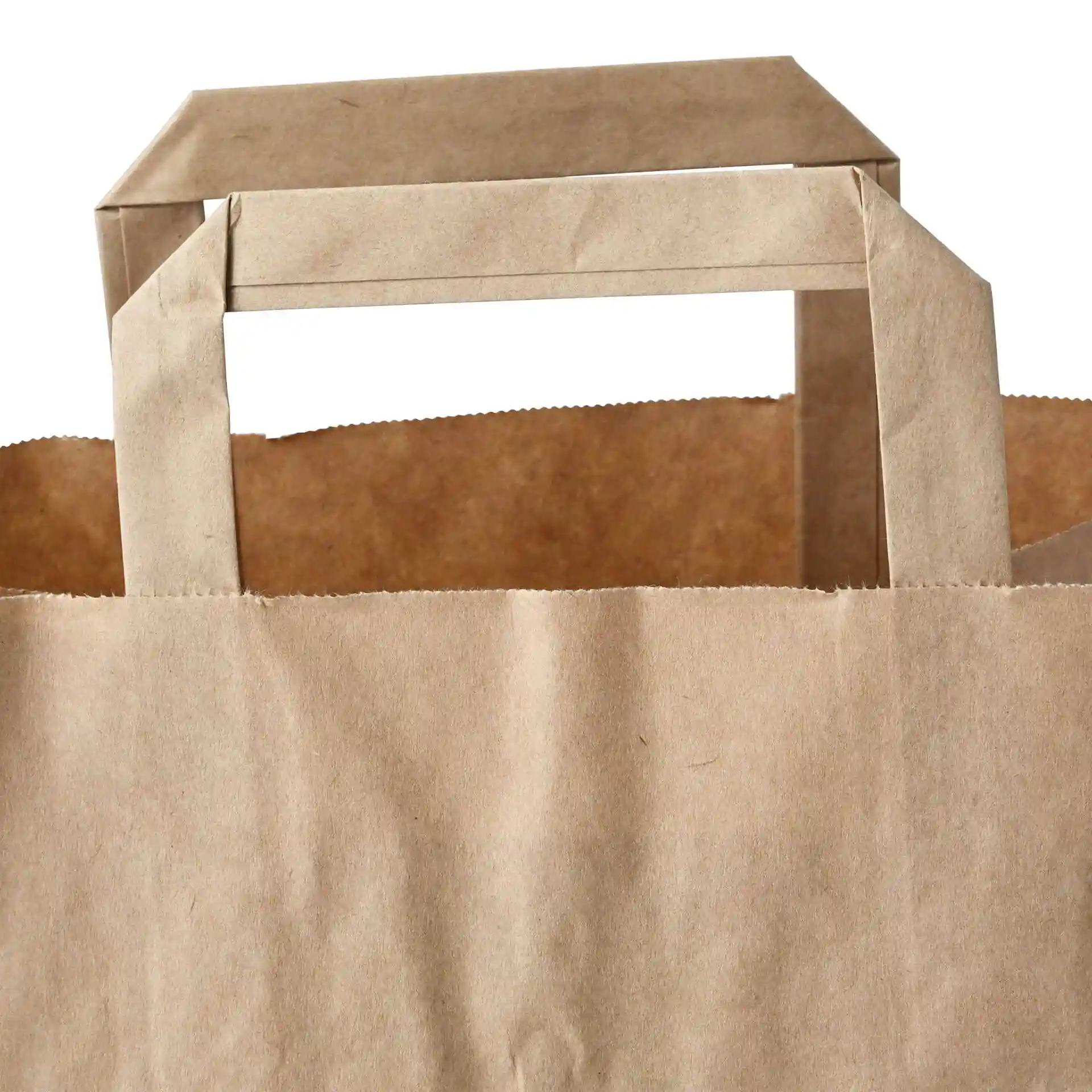 Braune Papiertasche mit rechteckigem Griff, die die Oberseite und einen Teil des Körpers zeigt.