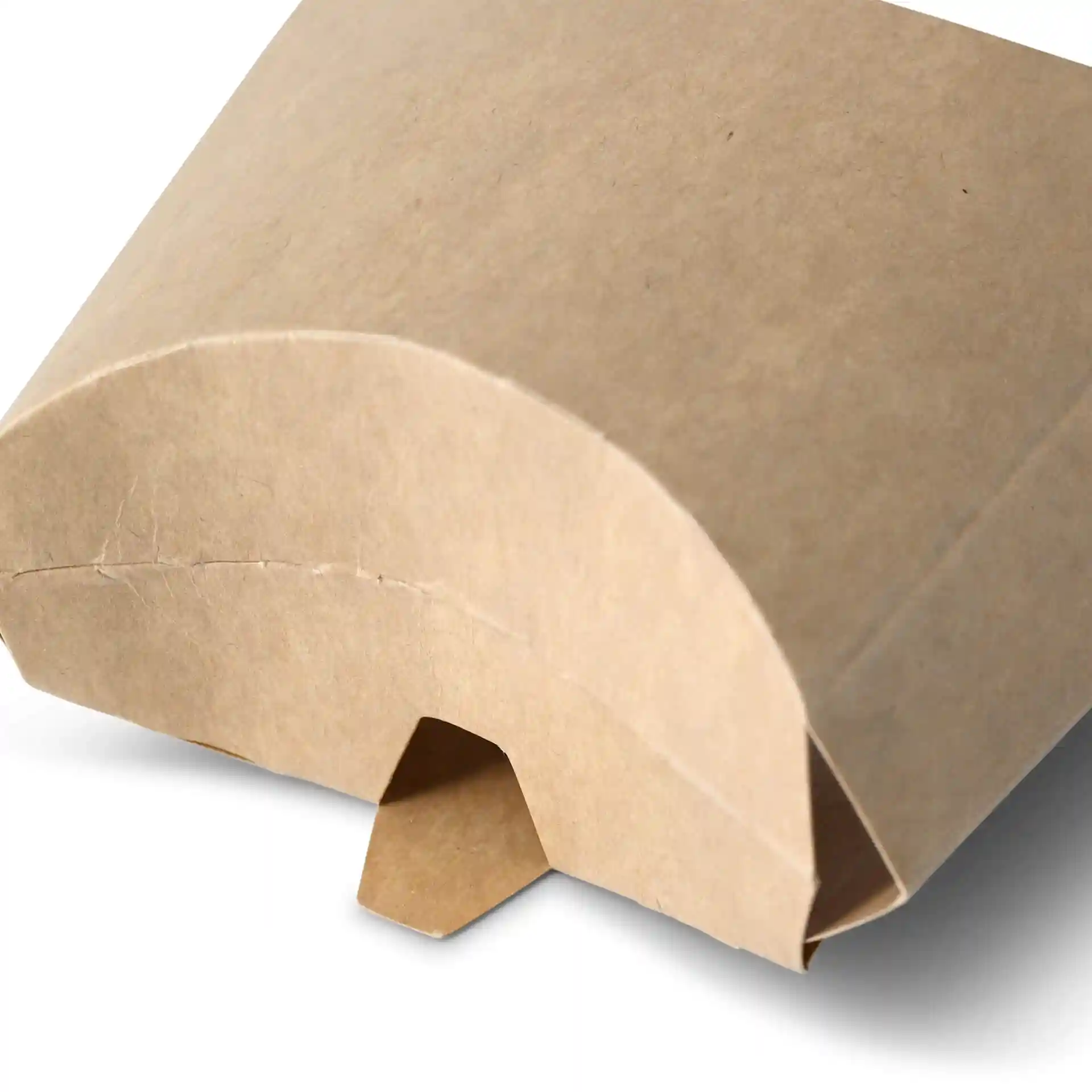 Brauner Papplöffel mit abgerundetem Kopf und kleiner Öffnung an der Basis, 8,5 x 5 x 9,5 cm groß.