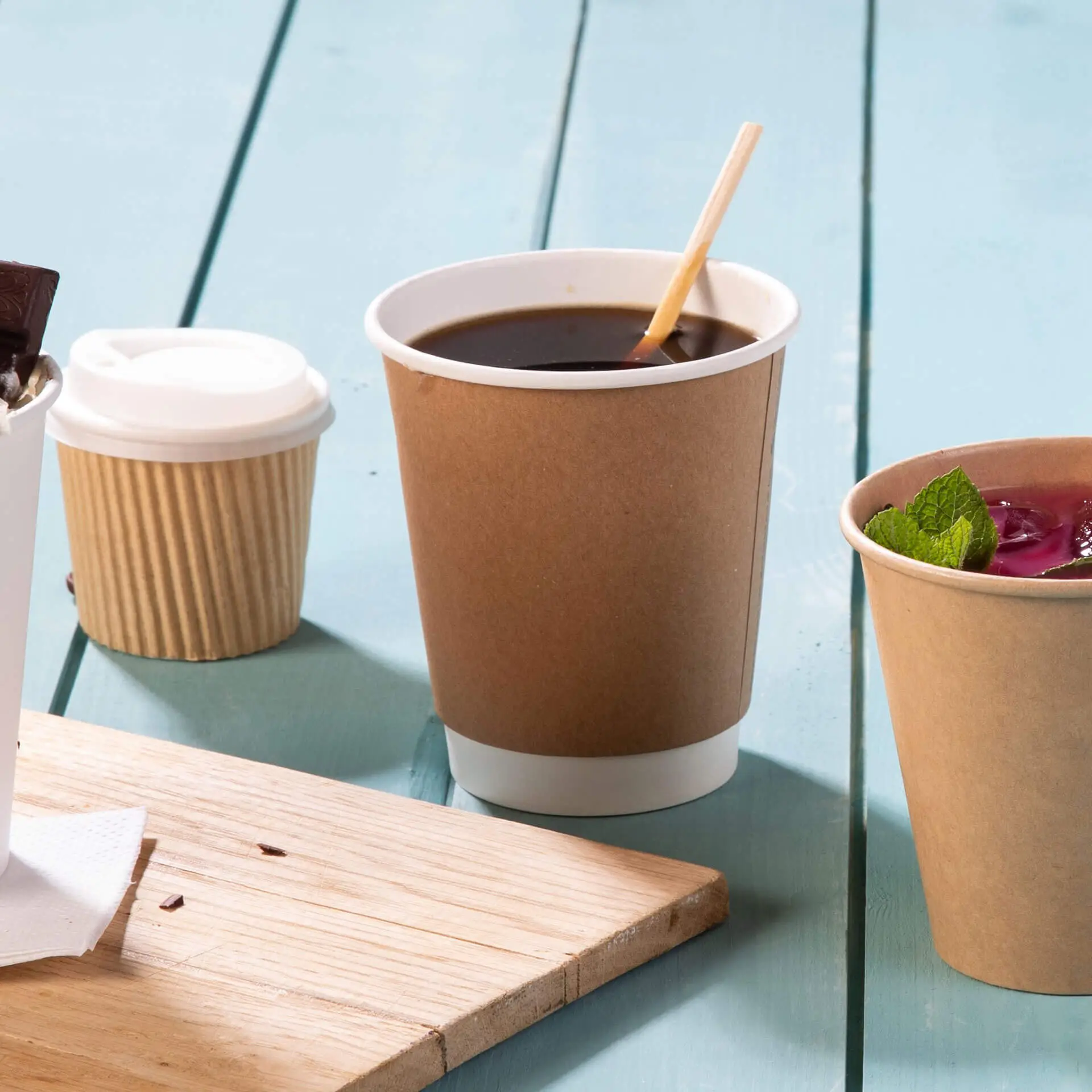 8 oz Take away coffee cups (coated), double-walled, Ø 80 mm, brown, inner white con10001-01-1-coffee-to-go-becher-aus-pappe-beschichtet-doppelwandig-200-ml-8-oz-80-mm-braun-innen-weiss-7