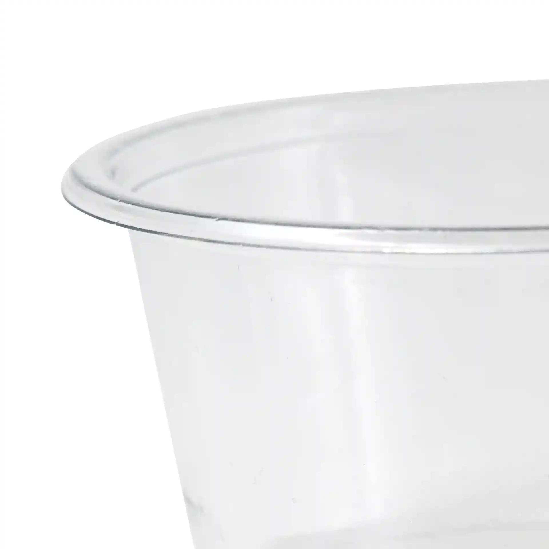 Transparenter rPET-Saucenbecher mit einem Durchmesser von 75 mm und einer Höhe von 34 mm.