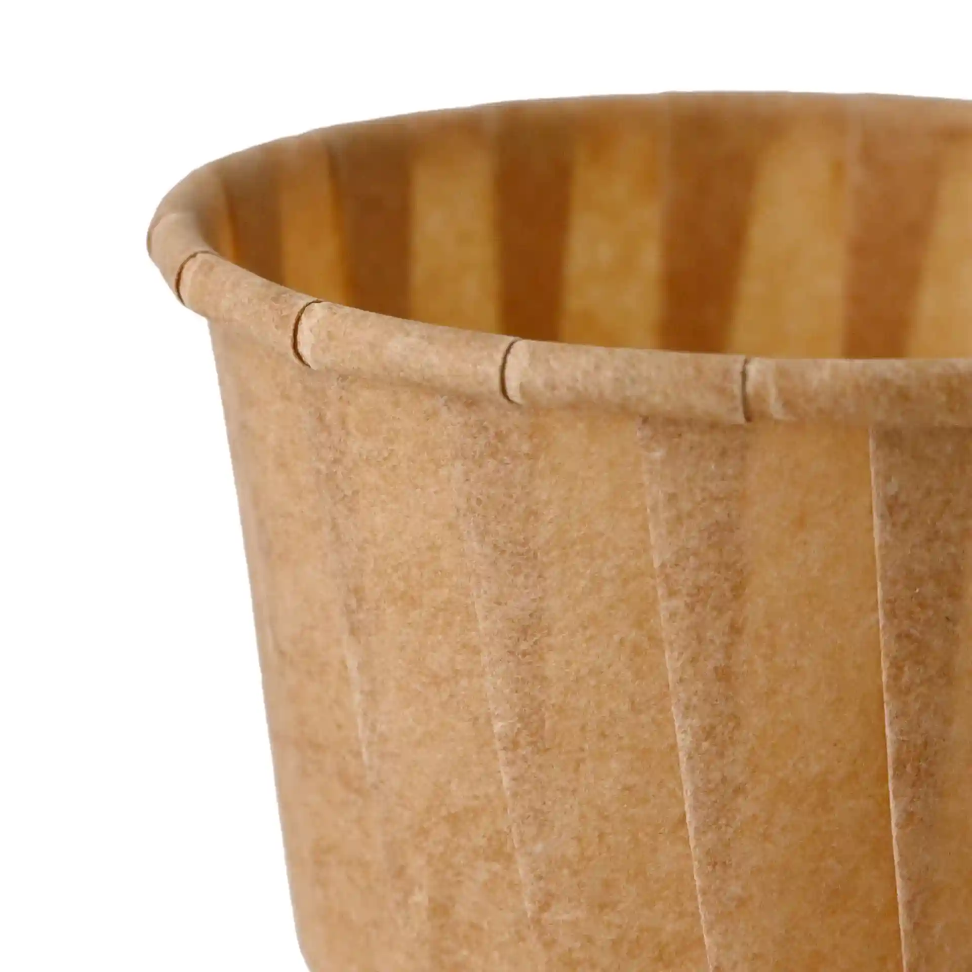 Brauner Becher mit einer Höhe von 30 mm und einem oberen Durchmesser von 52 mm, für ein Volumen von 45 ml.