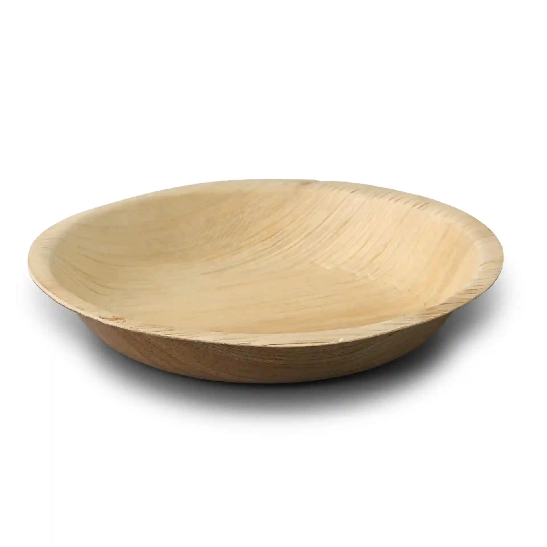 Tiefe runde Teller aus Palmblatt mit einem Durchmesser von 18 cm und einer natürlichen Holzfarbe.