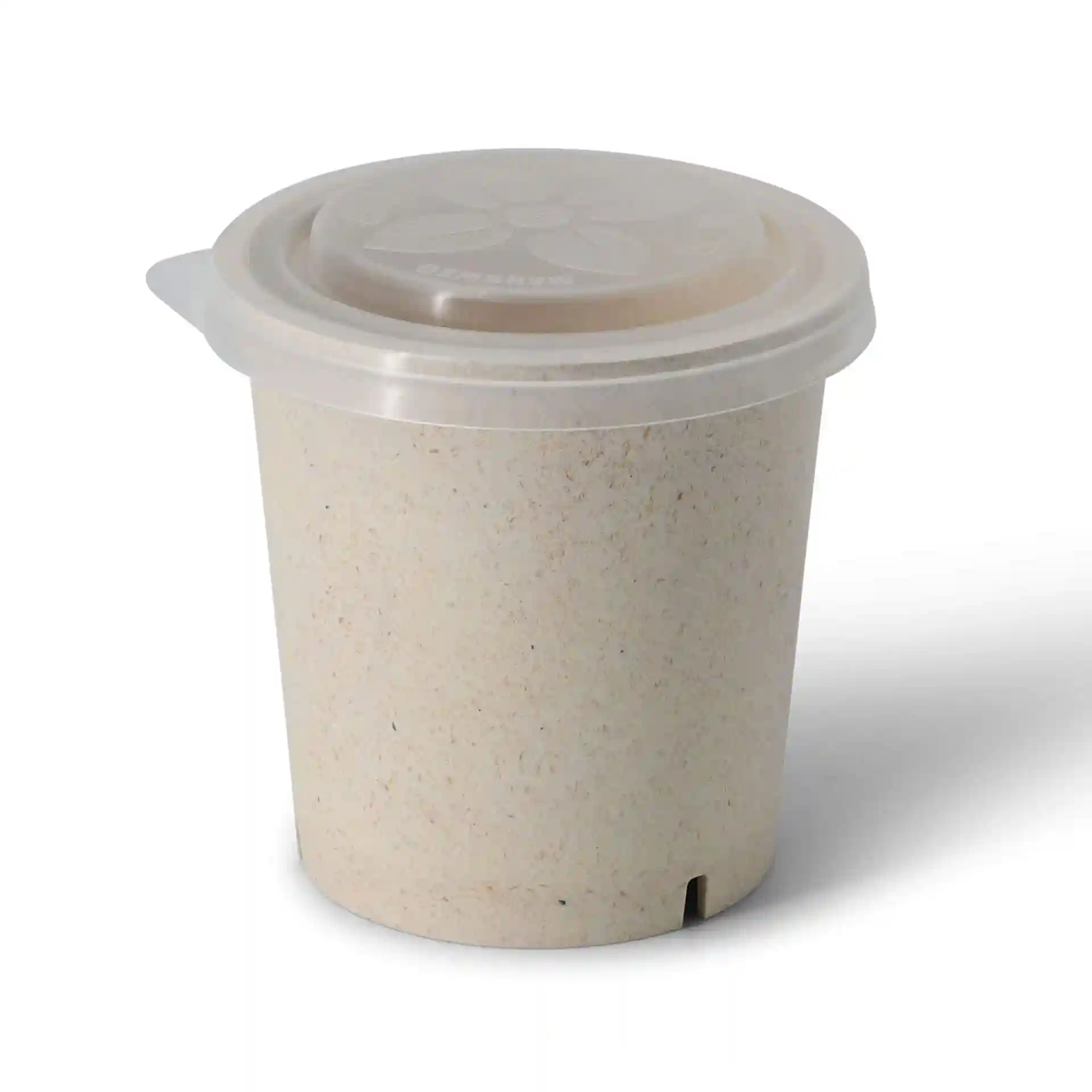 Runder wiederverwendbarer Becher in cremigem Weiß, aus biologischem Material, mit klarem Deckel, 400 ml Fassungsvermögen.
