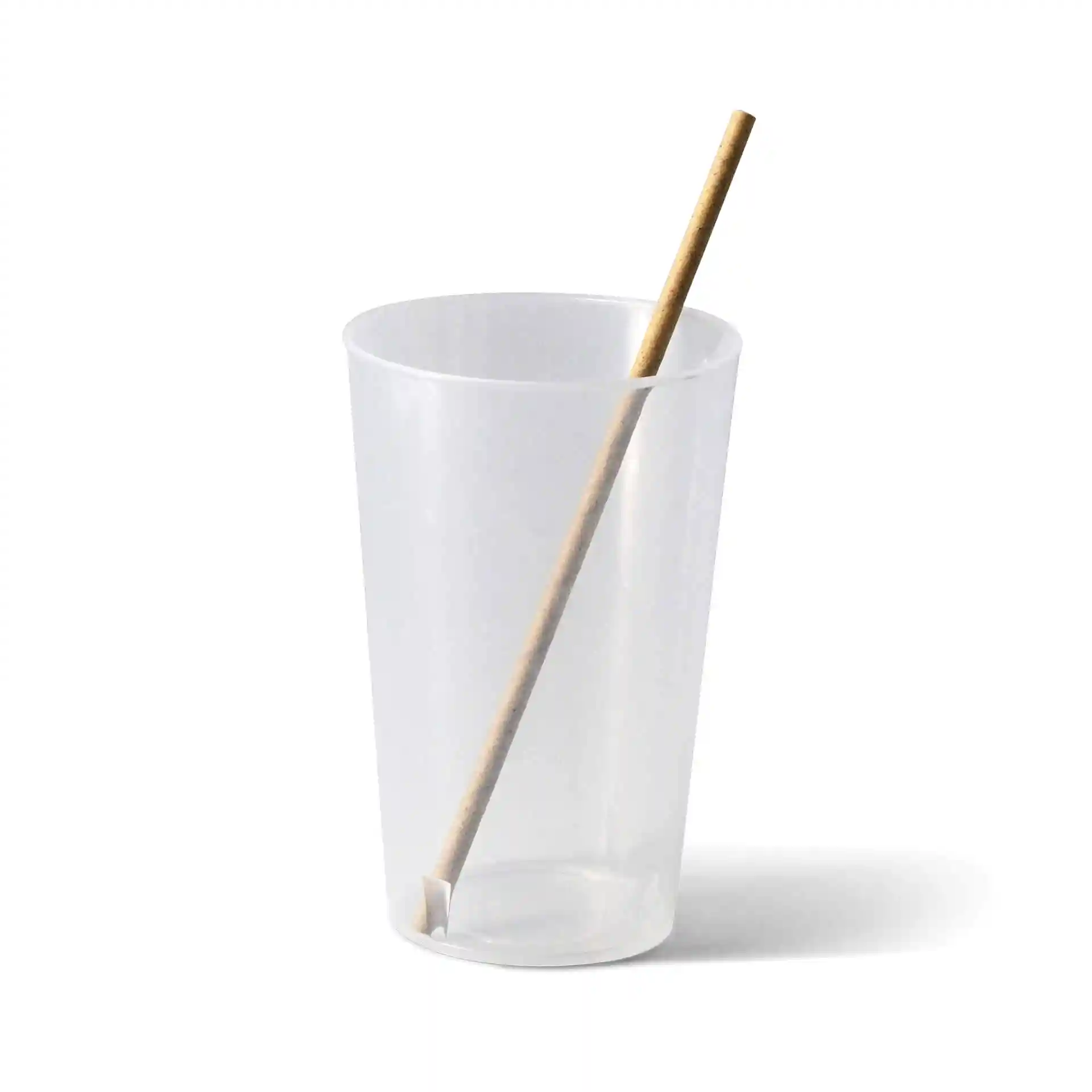 Transparent reusable cup with a diameter of 90 mm and a paper straw inserted inside.