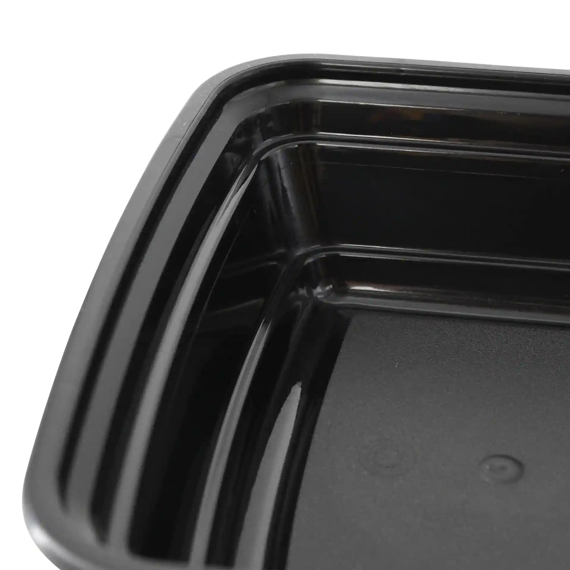 Black rectangular reusable container with a capacity of 450 ml, showing the interior and edges.