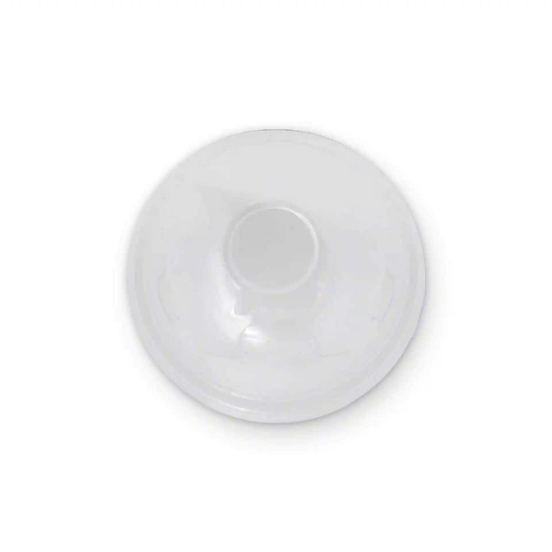 Klarer runder Domdeckel mit zentraler Öffnung, entworfen für Becher, aus rPET-Material.