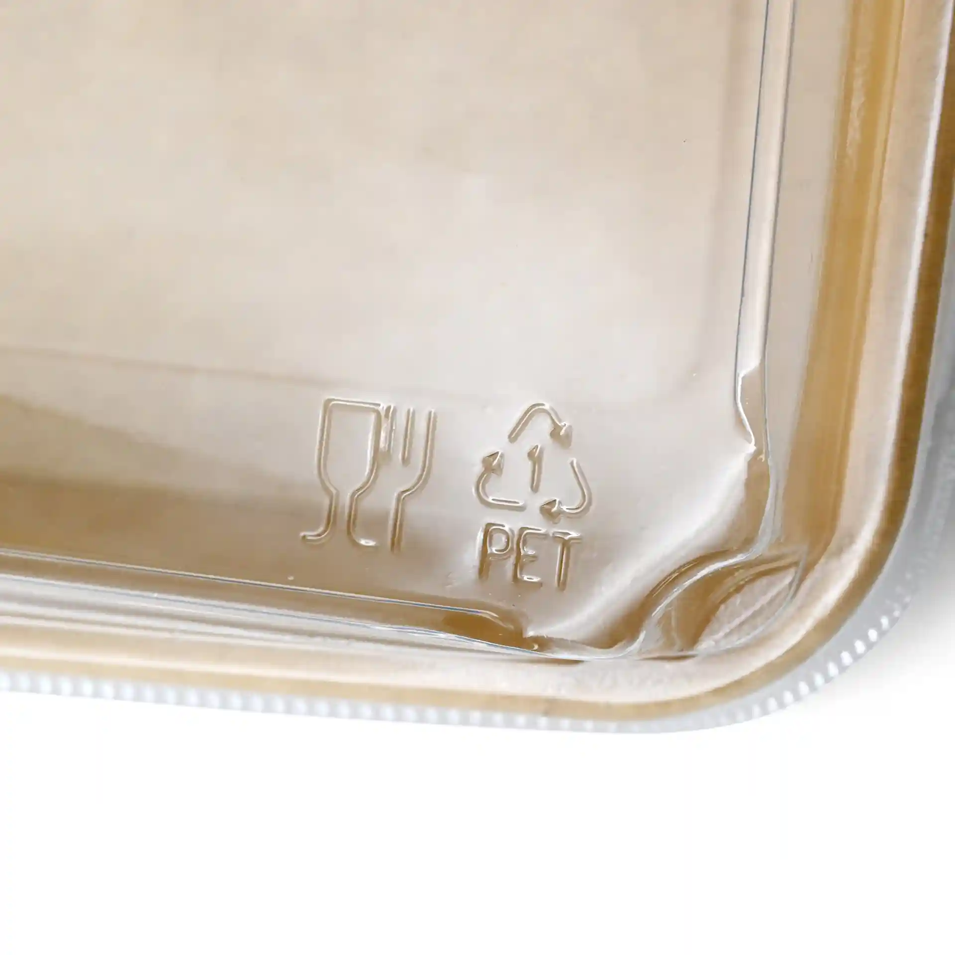 Transparenter PET-Deckel für Sushi-Boxen, mit Gabel- und Glas-Symbol, Recycling-Symbol und Text über PET-Material.