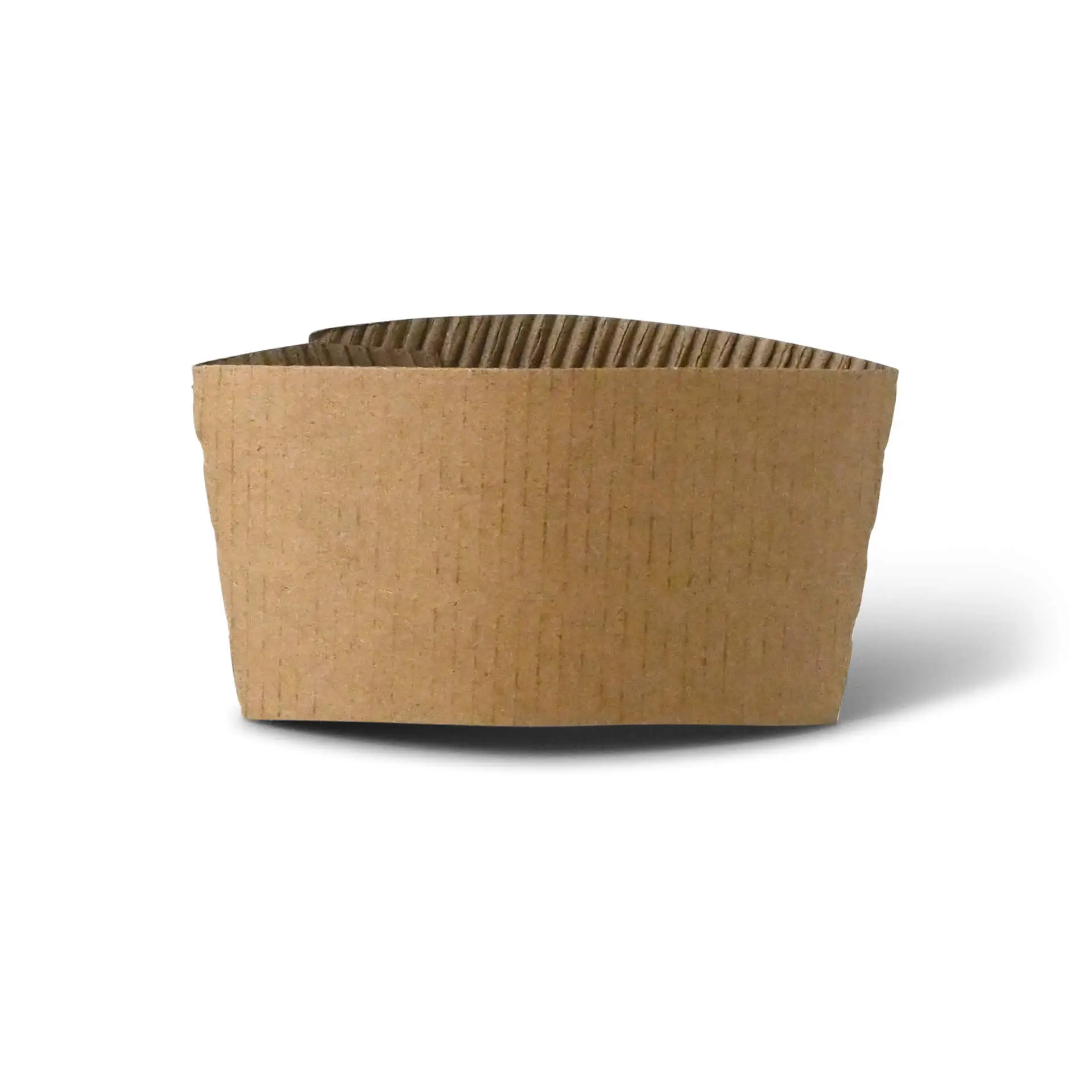 Braune Pappbecherhülse für 300/400/500 ml Papierbecher, mit einer Höhe von 65 mm und einer Breite von 130 mm.
