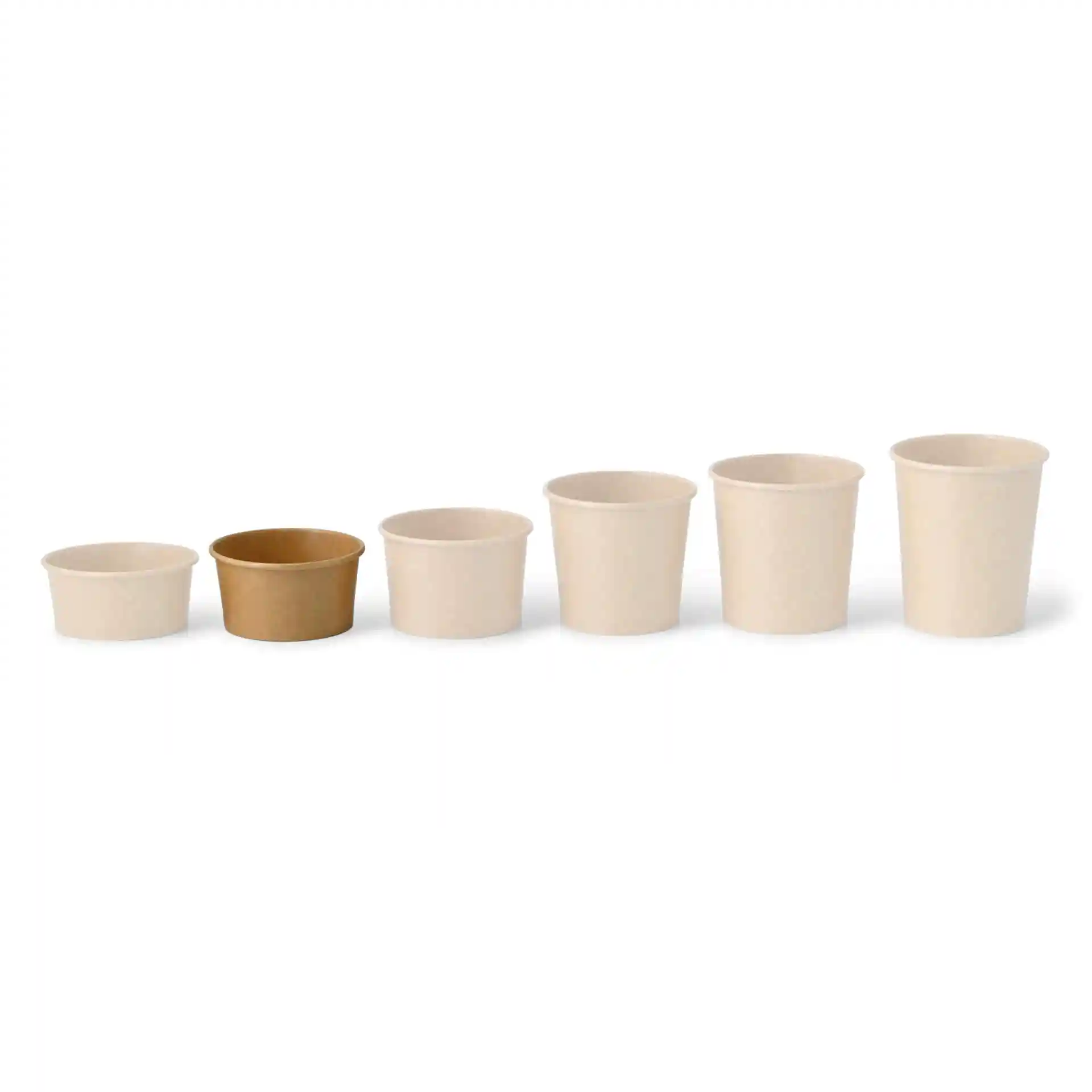 Set aus sechs Pappbechern für Eis in verschiedenen Größen, darunter ein brauner Becher, von klein nach groß angeordnet.
