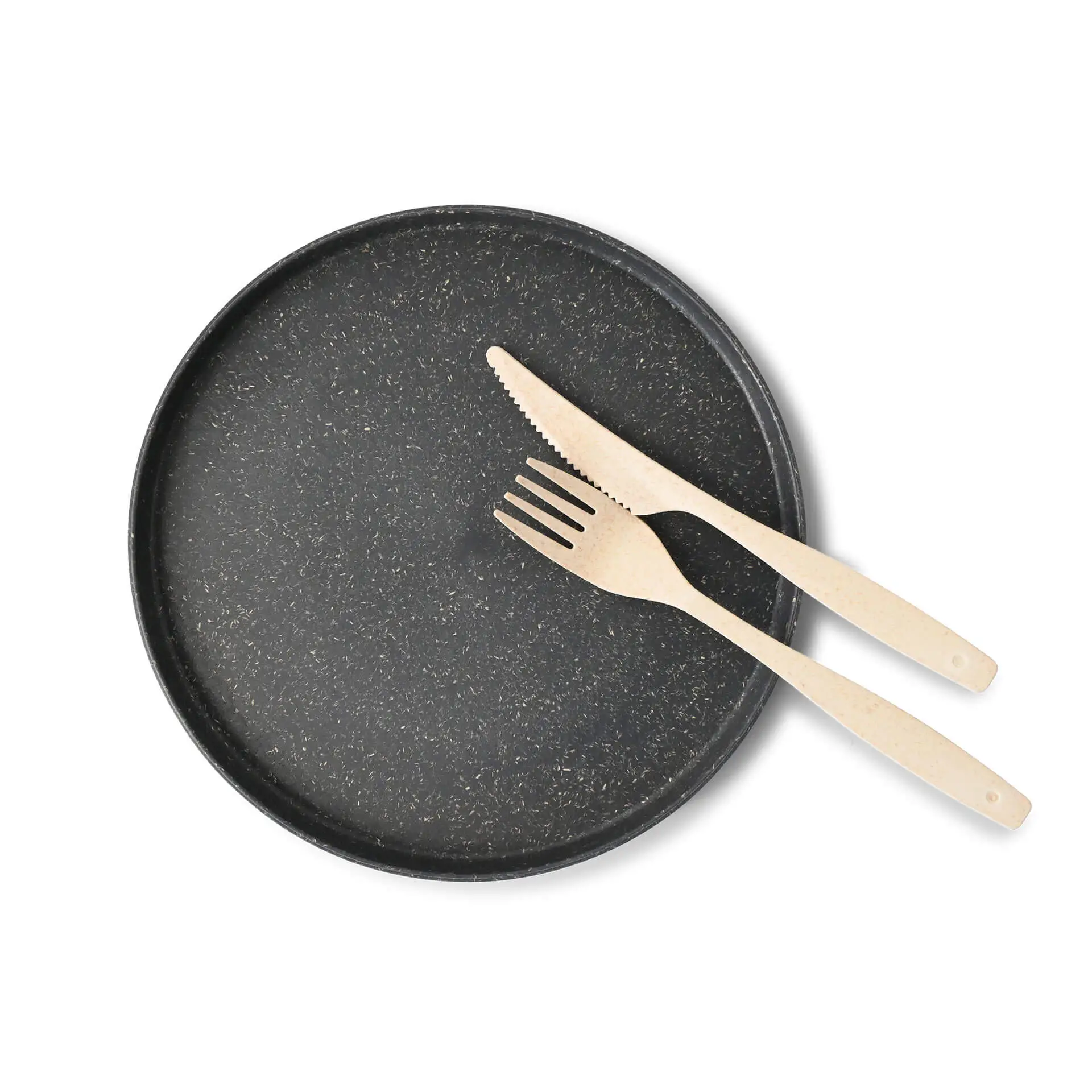 Round grey plate with a diameter of 20 cm, accompanied by a wooden knife and fork.